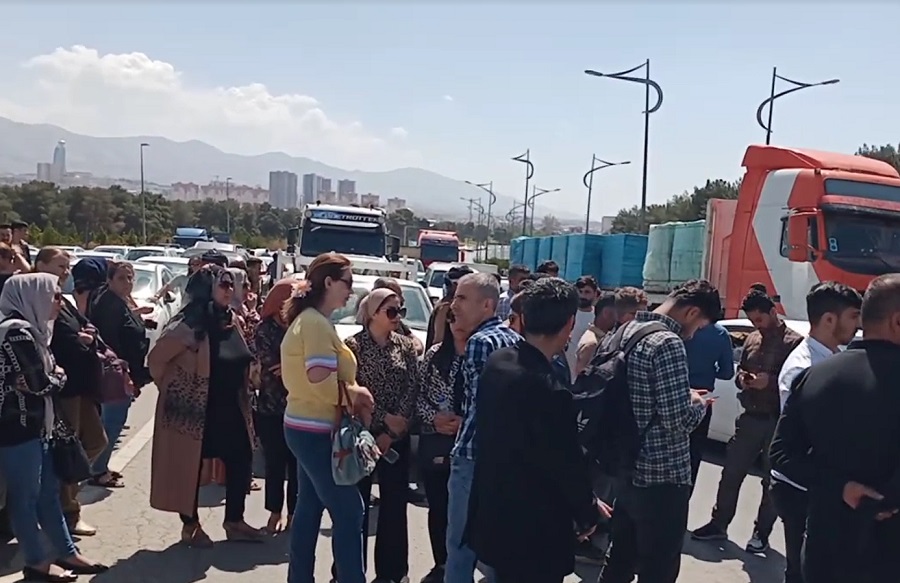 بەشێك لە مامۆستایان و فەرمانبەرانی زانكۆی سلێمانی گردبوونەوە