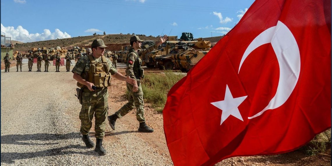 دژە تیرۆری كوردستان: 3 موشەك ئاڕاستەی سەربازگەیەكی توركیا كران
