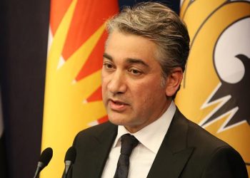 جوتیار عادل: بۆ یەكەمجار نرخی 230 جۆر دەرمان یەك دەخرێت