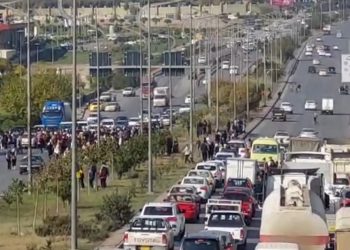 خوێندكارانی زانكۆ و پەیمانگاكان رێگای سەرەكی سلێمانی – راپەڕینیان داخست