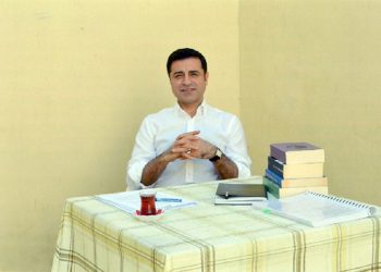 دەمیرتاش: ئامارەكانی بومەلەرزەش وەك ئامارەكانی كۆرۆنا دروست نین