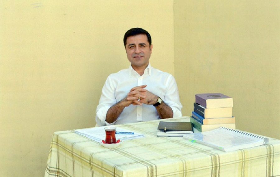 دەمیرتاش: ئامارەكانی بومەلەرزەش وەك ئامارەكانی كۆرۆنا دروست نین