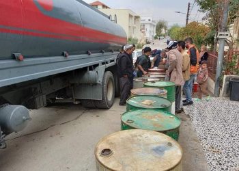 سامانە سروشتییەكان: دابەشكردنی نەوتی سپی لە دەوروبەری شارەكان دەستیپێكرد
