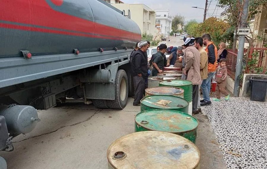سامانە سروشتییەكان: دابەشكردنی نەوتی سپی لە دەوروبەری شارەكان دەستیپێكرد